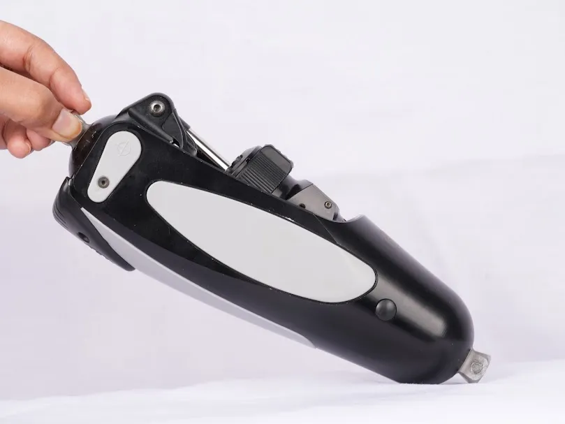 prosthetic nee joints side view