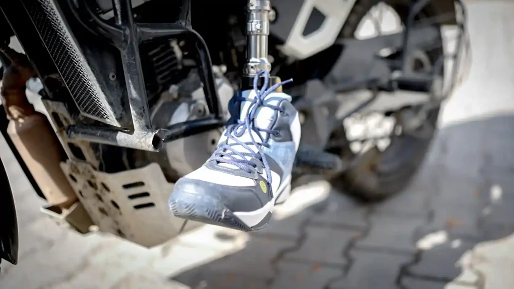 Local artificial limb centre offering custom prosthetic solutions near you