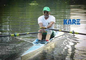 Person using an artificial leg below the knee while kayaking